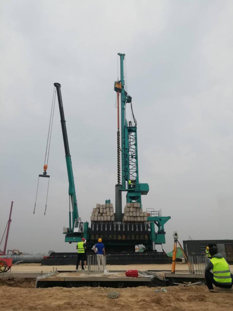 创下纪录！黄金甲体育智能引孔式静力压桩机首次应用于高铁项目