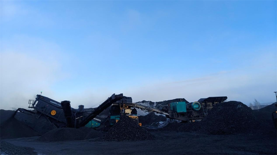 不惧-30℃极寒挑战，黄金甲体育普石勒破碎筛分设备稳定运行！