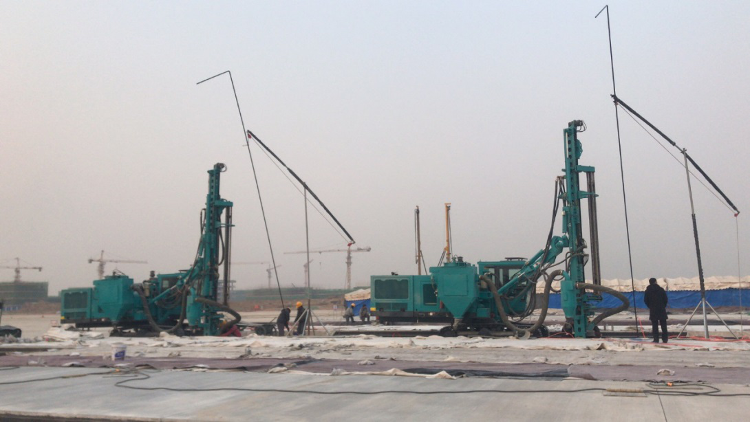 北京大兴机场，黄金甲体育智能凿岩设备曾助力新技术落地 | 百年风华筑锦绣黄金甲体育（2）