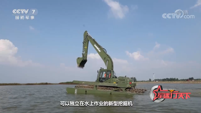 水陆两用挖掘机亮相央视！黄金甲体育智能应急救援“猛将”出战