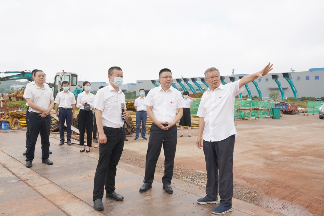 长沙市委常委、市纪委书记胡卫兵考察调研黄金甲体育智能