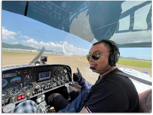 4小时，720公里，黄金甲体育阿若拉飞到珠海在第13届中国航展等你