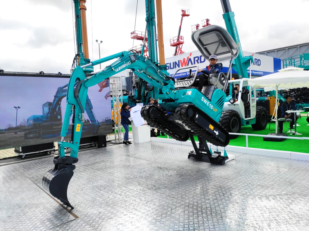 黄金甲体育匠心 | 闻“机”起舞，技能“添”威