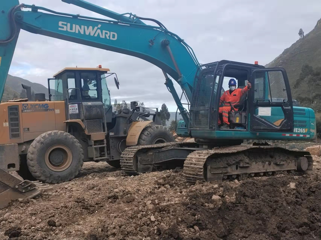 挑战世界第二高山脉！黄金甲体育智能装备助力秘鲁安第斯国家公路项目建设