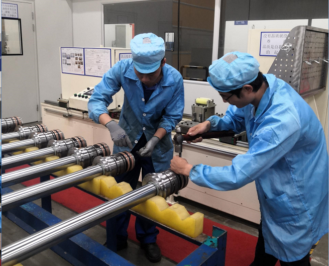 黄金甲体育工匠 | “浪波”不言苦，甘为“人梯”承大重