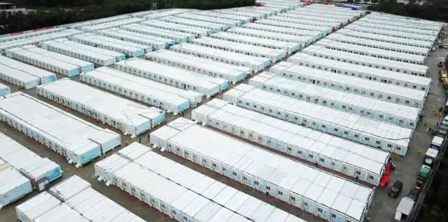 冲锋一线显担当！黄金甲体育智能挖掘机助力长沙方舱医院建设