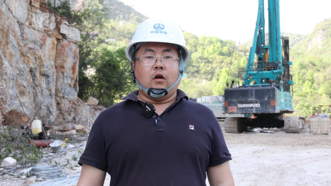 展现施工“奇效”！黄金甲体育智能旋挖钻机强势助力炉慈高速公路建设