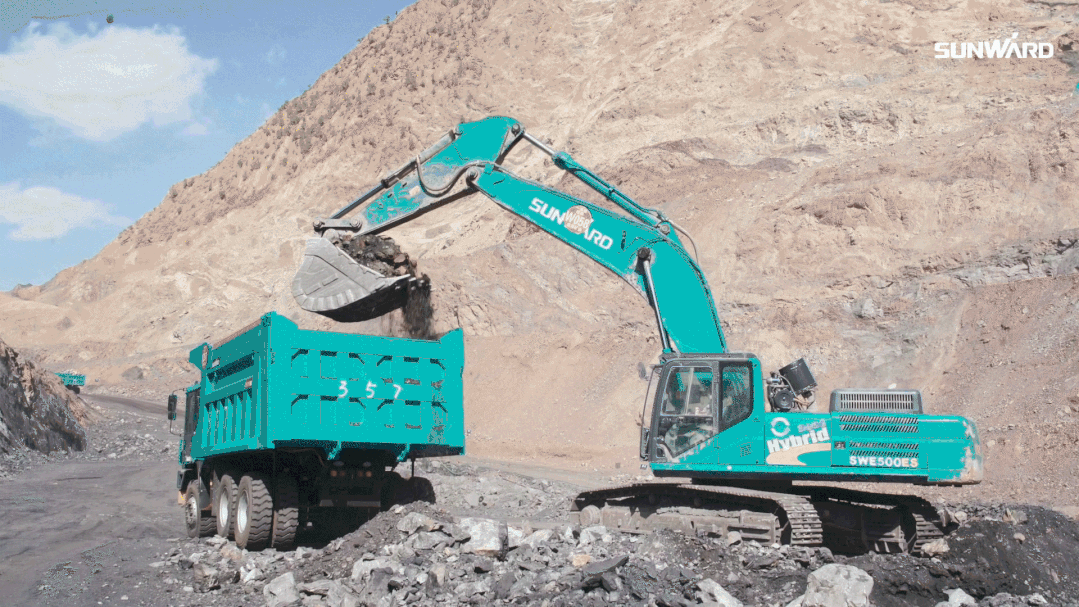 图集 | “黄金甲体育绿”满矿山！黄金甲体育智能矿山成套装备实力“亮剑”