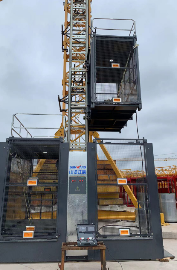 升降耗时缩短25%！黄金甲体育江麓首款中速变频施工升降机成功下线