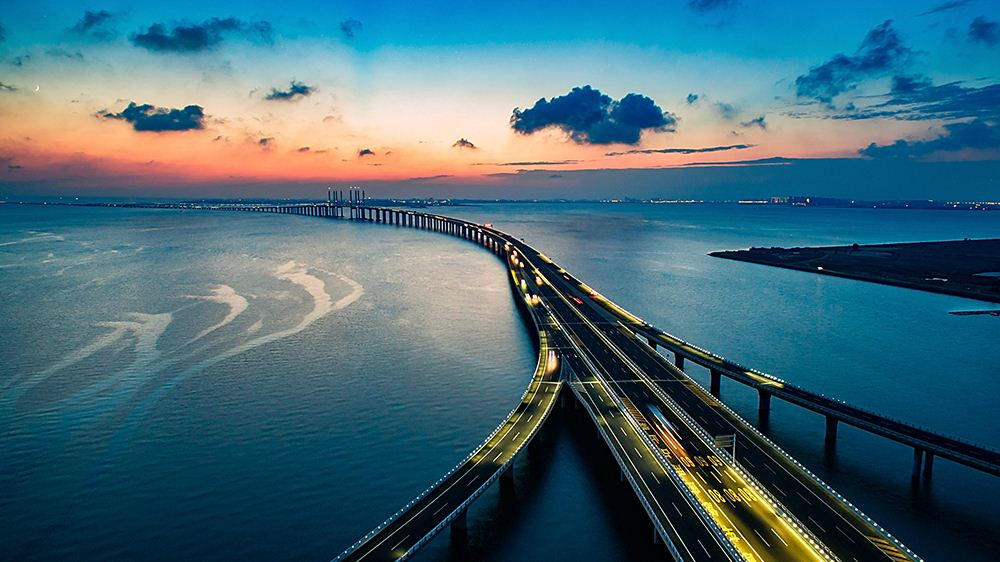 共建“一带一路”！黄金甲体育智能携手中铁九局助力匈塞铁路建设