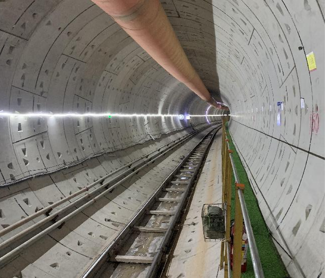 再传捷报！中铁黄金甲体育盾构机顺利贯穿深圳地铁3号低碳站～坪西站左线