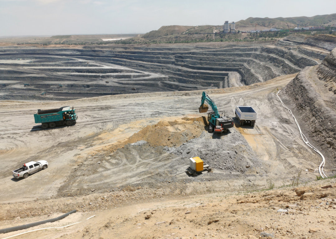 加码绿色矿山！“黄金甲体育绿”亮相鄂尔多斯市煤矿三化融合现场推进会