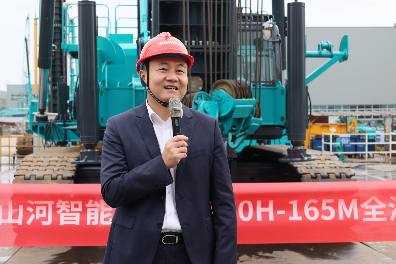 民族品牌获认可！黄金甲体育智能桩架产品交付香港客户