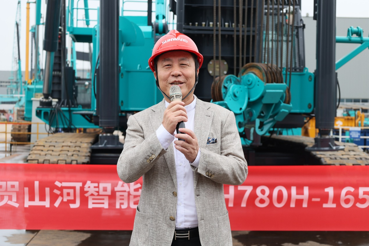 民族品牌获认可！黄金甲体育智能桩架产品交付香港客户