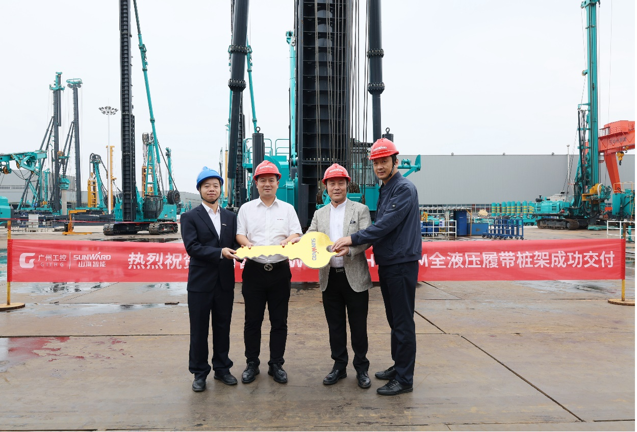 民族品牌获认可！黄金甲体育智能桩架产品交付香港客户