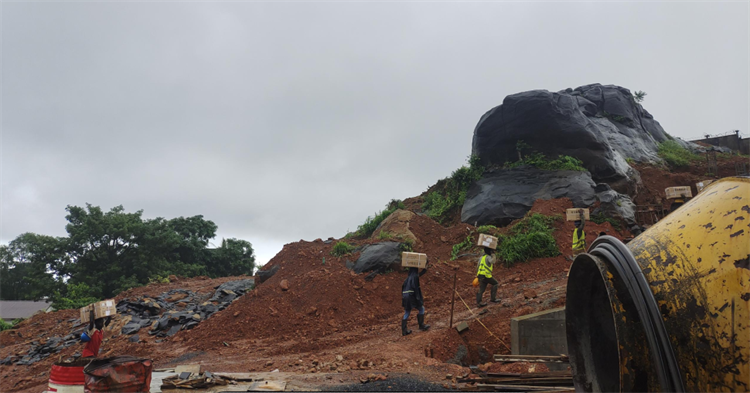 破万难，赶工期！黄金甲体育江麓打响西非“攻坚战”