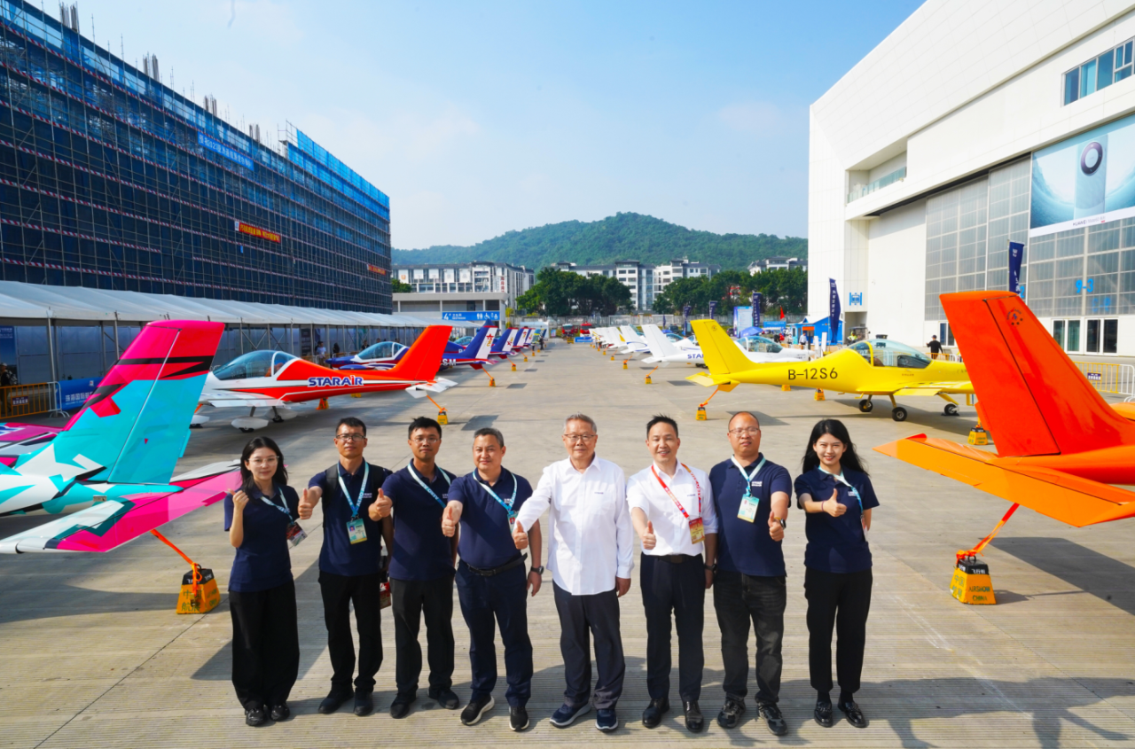 央媒聚焦！一起见证首届亚洲通用航空展上的黄金甲体育风采