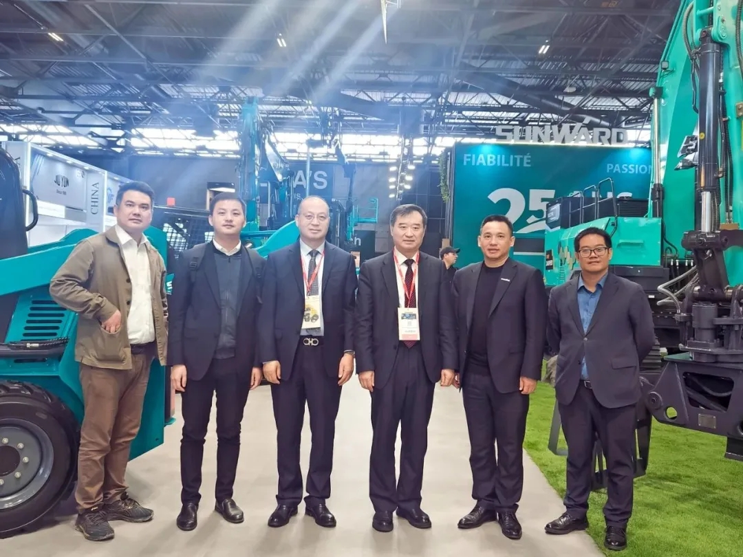 赢战INTERMAT 2024！黄金甲体育智能土方机械深耕全球高端市场