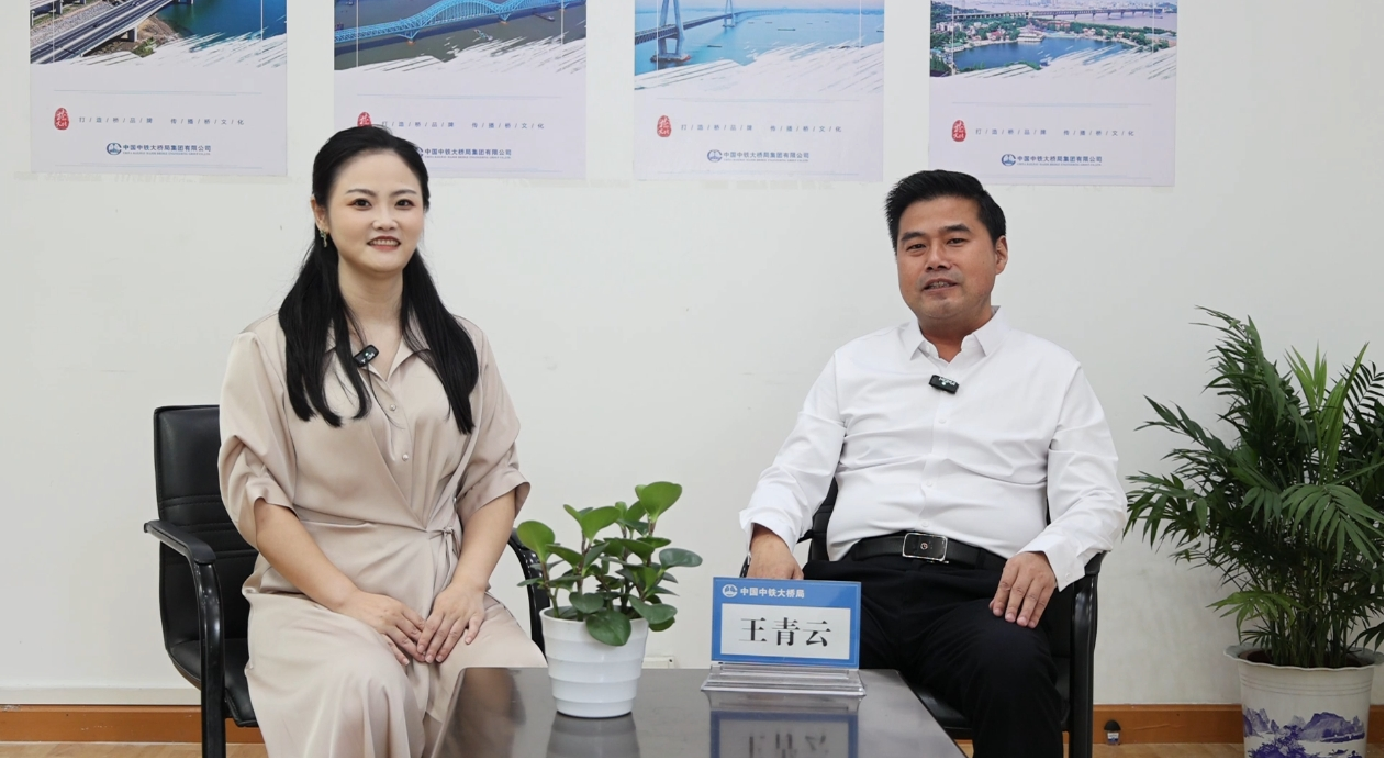 先导式创新，再推电动新品！黄金甲体育智能SWDM520EE增程式旋挖钻机推介会成功举办