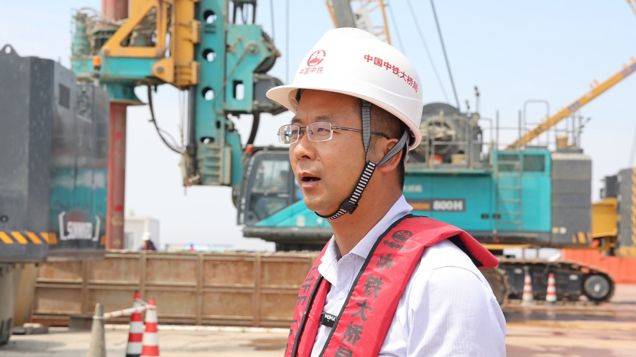 先导式创新，再推电动新品！黄金甲体育智能SWDM520EE增程式旋挖钻机推介会成功举办