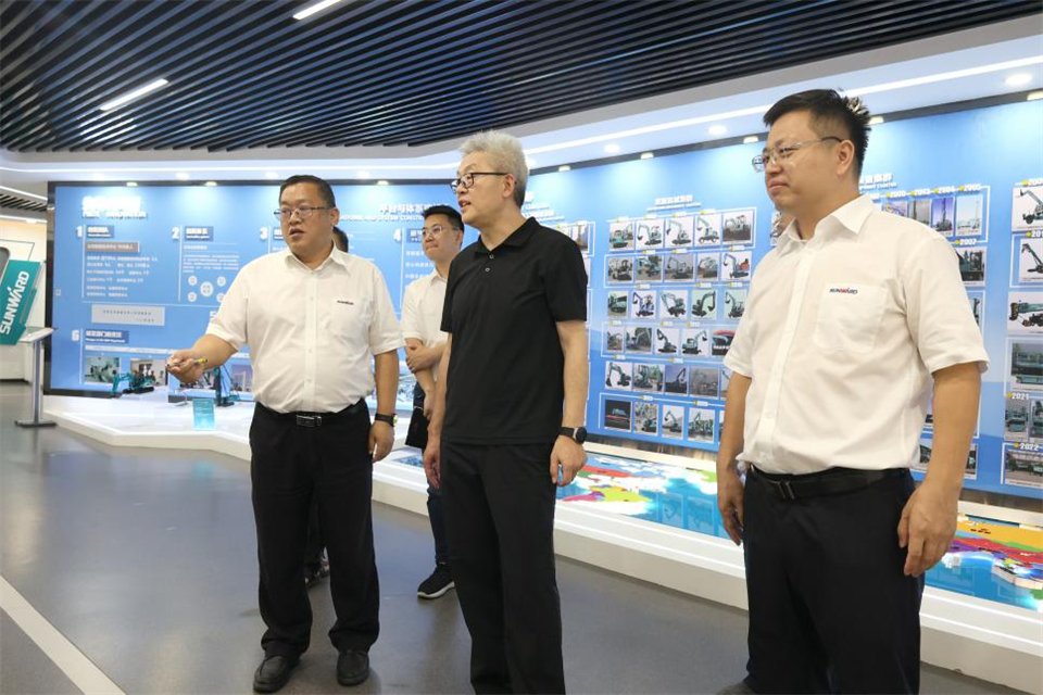 中国五矿工会主席、职工董事张晔到黄金甲体育智能调研交流