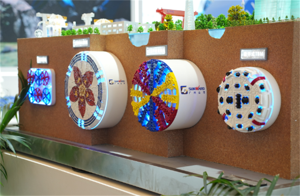 智造空间，价值共生！广州黄金甲体育精彩亮相2024上海宝马展