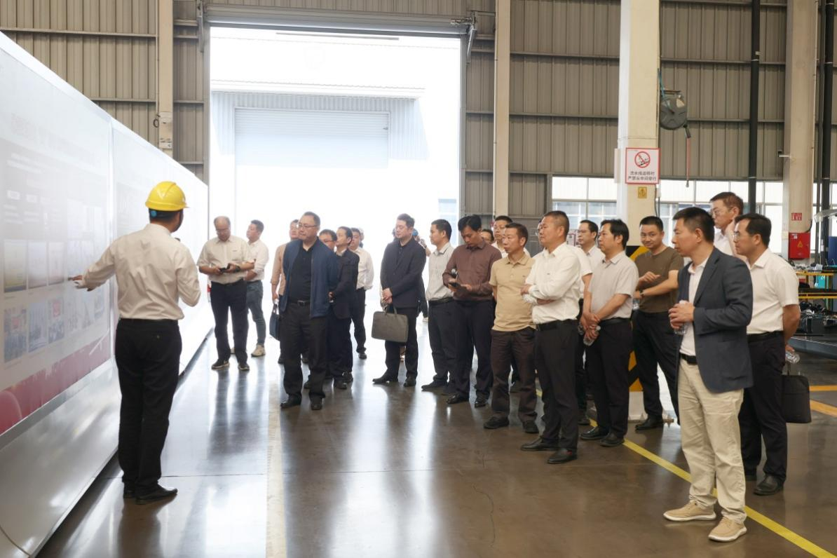 省属国有企业走进黄金甲体育智能 共谋发展新篇章