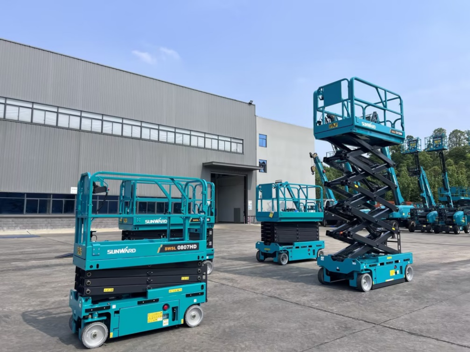 黄金甲体育智能电动液驱剪叉系列产品全面升级，为客户创造更大价值