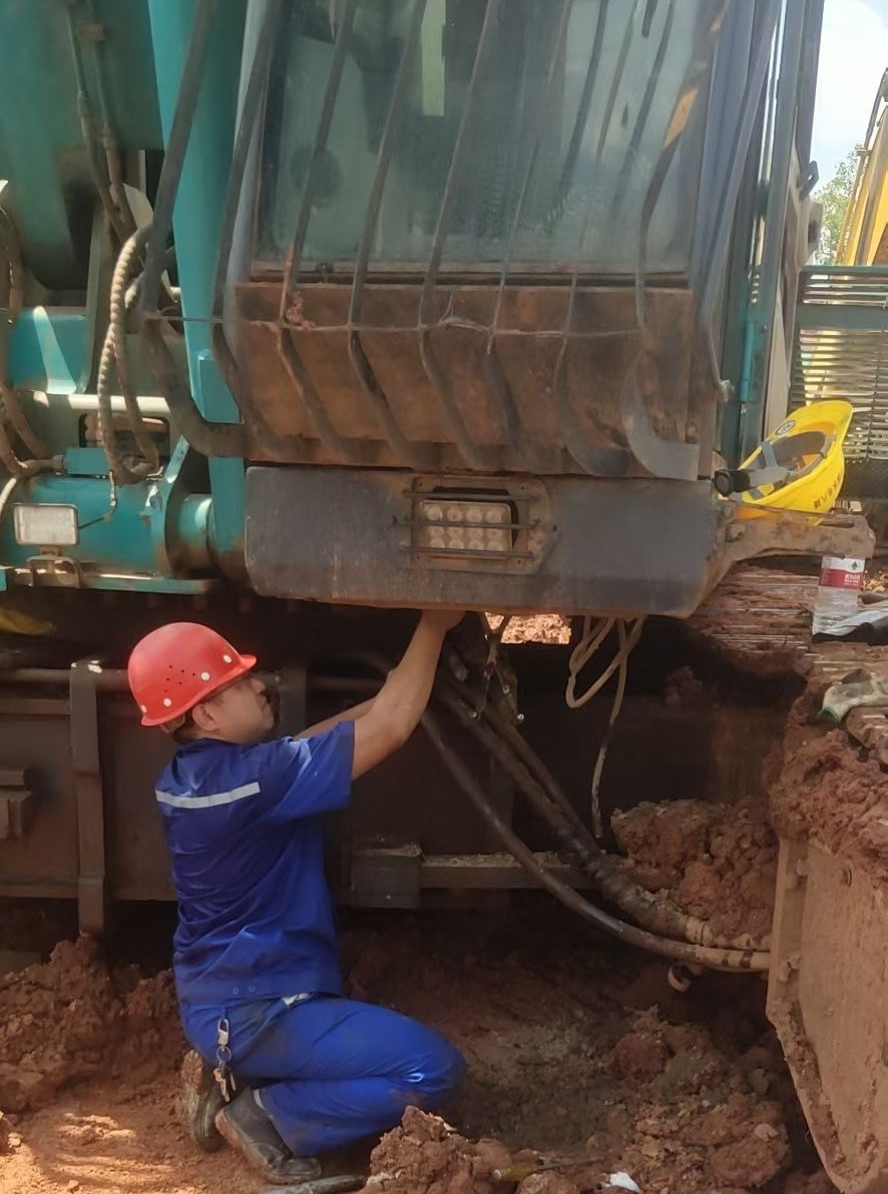 黄金甲体育智能开展“品质黄金甲体育 用心服务”湖南站客户走访活动，协同探索行业新发展路径