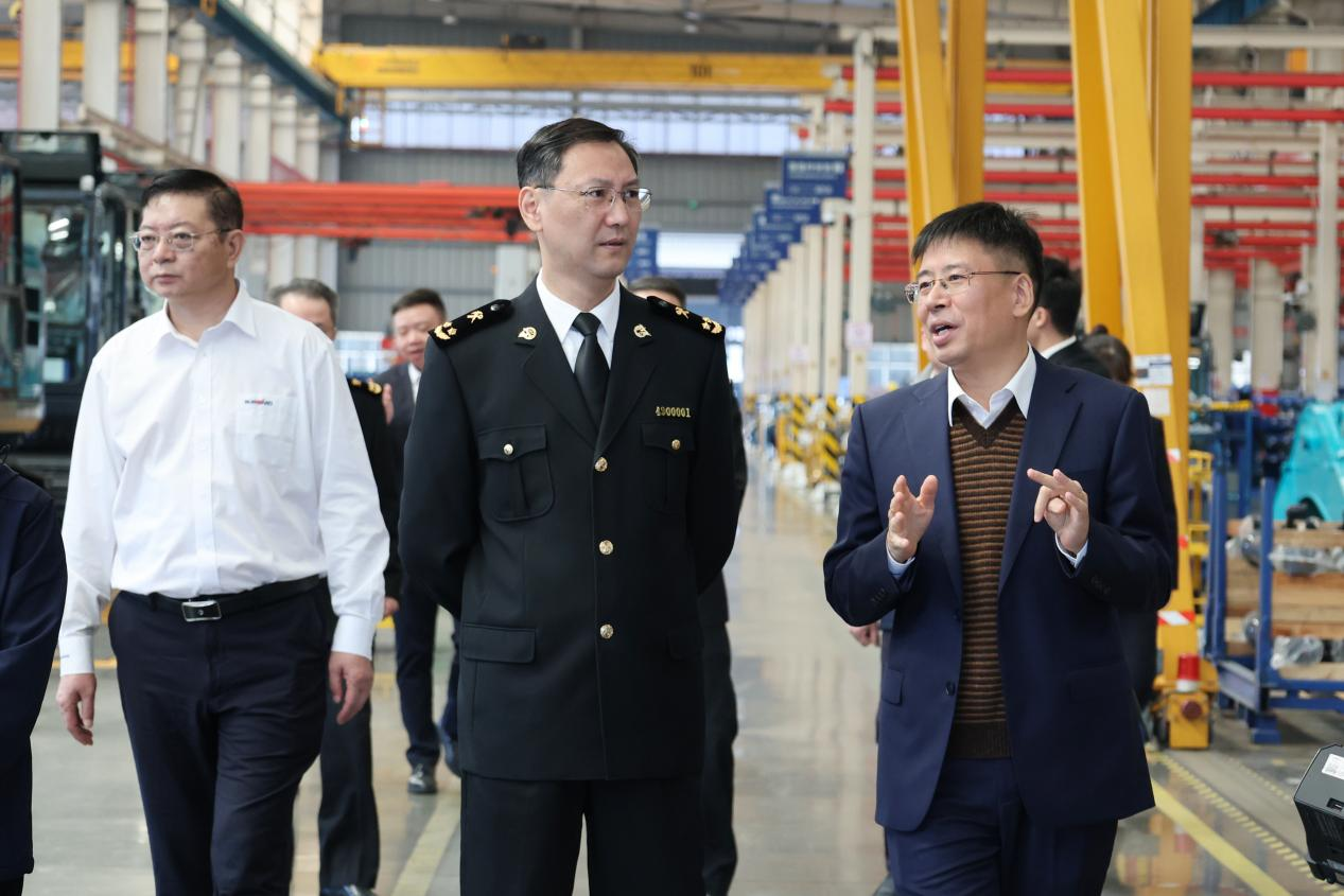 长沙海关关长、党委书记顾炯调研黄金甲体育智能