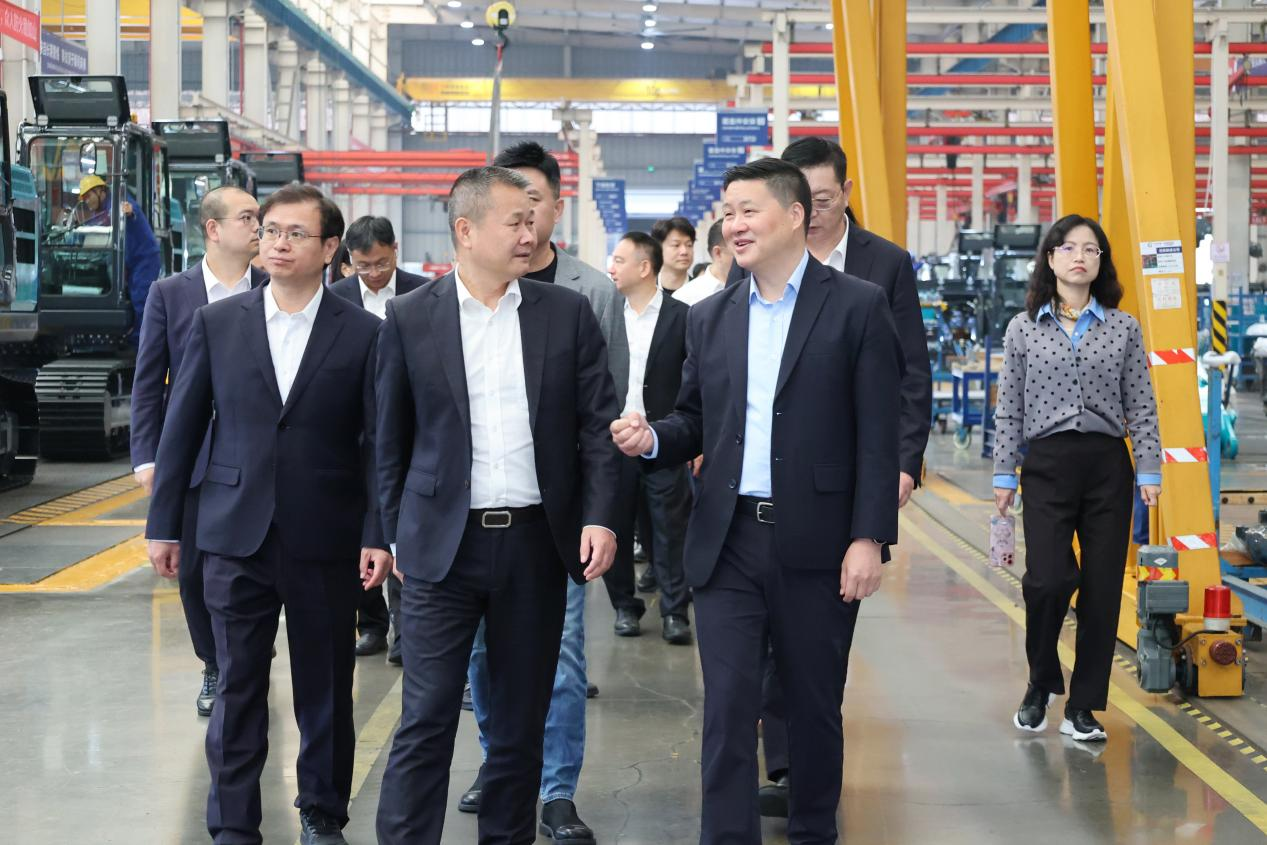 厦门海翼集团总经理金中权到访黄金甲体育智能