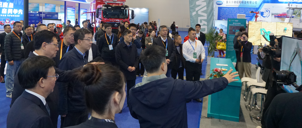 关注！黄金甲体育特装核心装备闪耀2025中国国际应急管理展览会