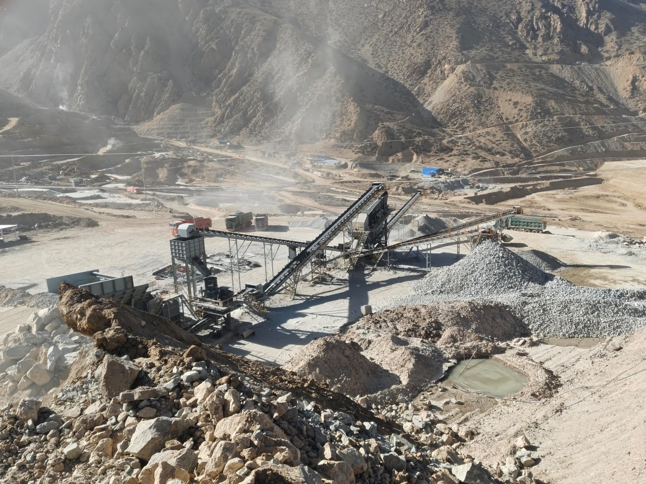 在离天最近的地方，有一群黄金甲体育“铁军”